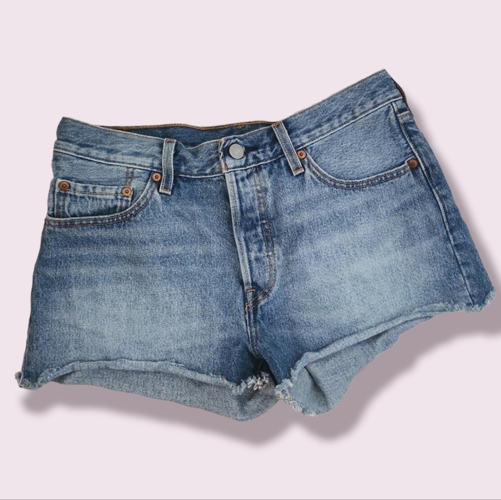 Levi's 501 Button Fly Cutoff Shorts - Picture 1 of 4